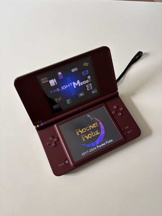 Nintendo DSi XL Burgundy MODAT + card 64GB | Twilight Menu | Stare EXCELENTĂ