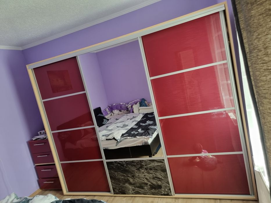 Vând dulap/șifonier și noptiere