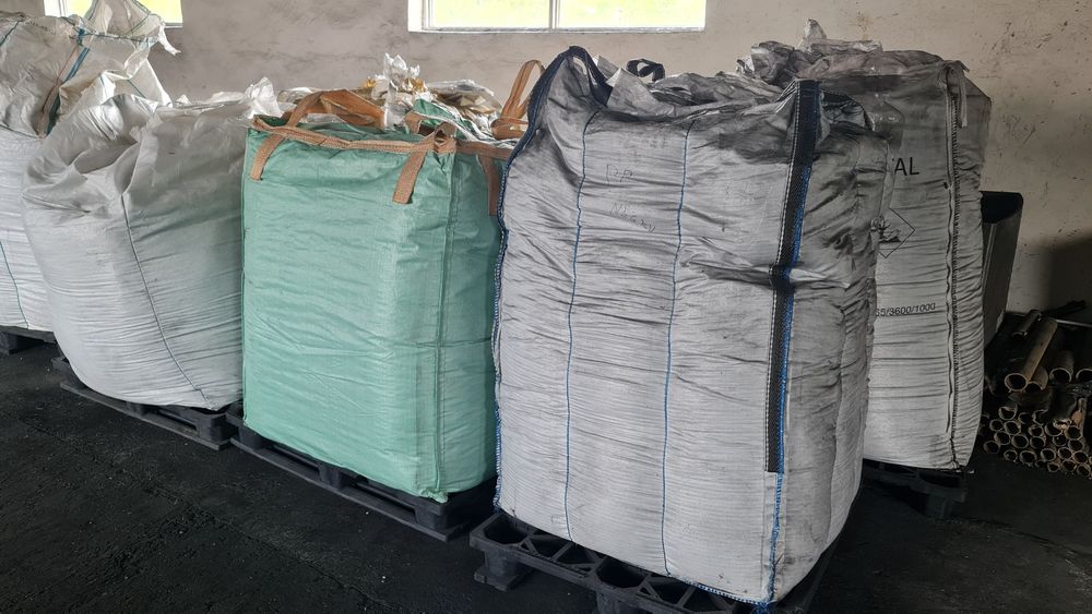 Mase plastice măcinate sau granulate