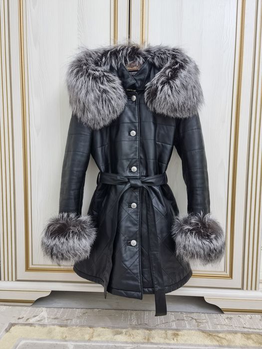 Кожанное зимнее пальтишко