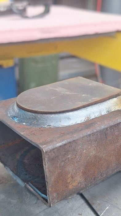 Промышленный робот сварка