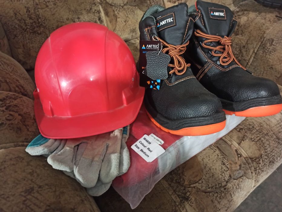 Летняя одежда для работы.