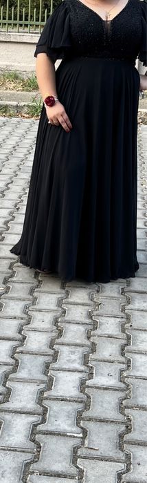 Vând rochie in stare buna