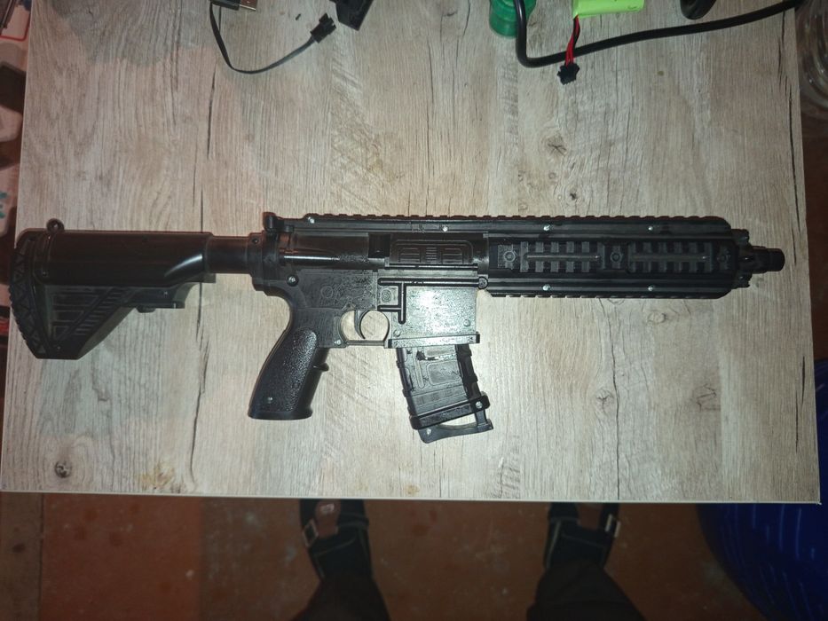 Oʻyinchoq aftamat sotiladi hamma narsasi ishlaydi zaryatkali batareka