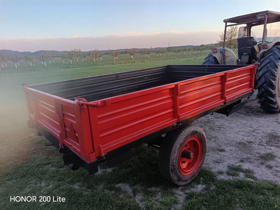 Remorca după tractor