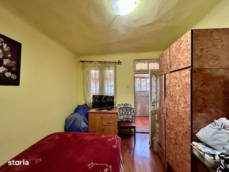 Casa 4 camere, garsoniera, 2 bai, garaj acoperit, Mihai Bravu, Ploiest