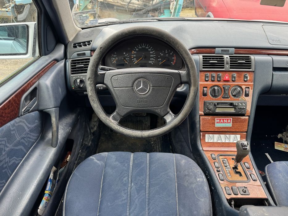 Mercedes w210 e220cdi 125hp AT 1999г На Части