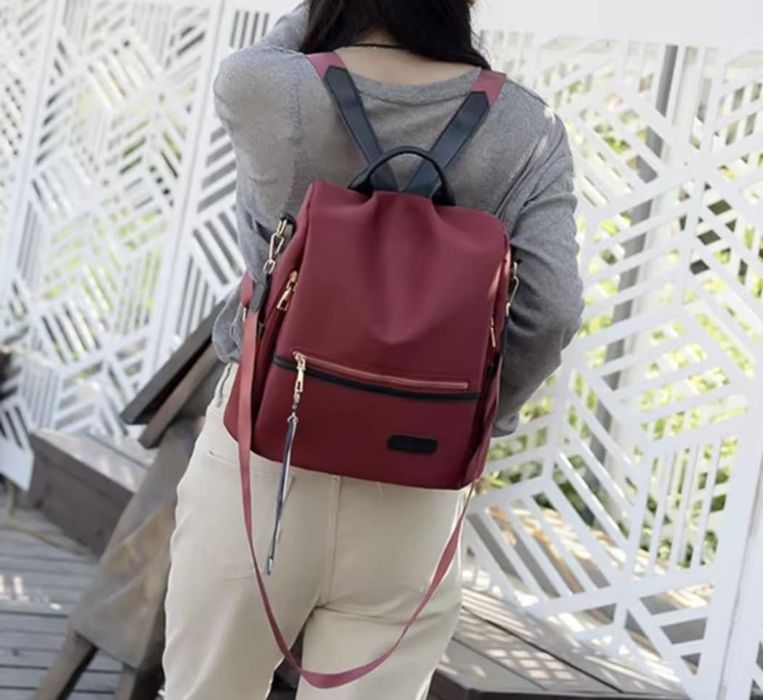 Нова  дамска текстилна раница със задно отваряне против кражба с висул