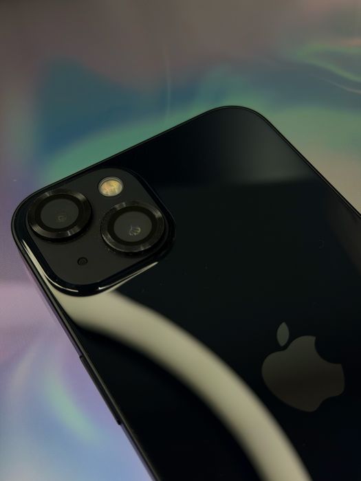 Телефон iPhone 13