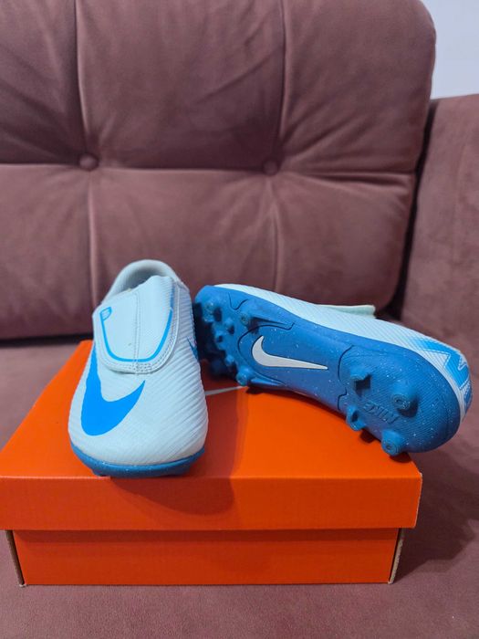 Ghete fotbal NIKE JR Vapor 16 Club MG PS V