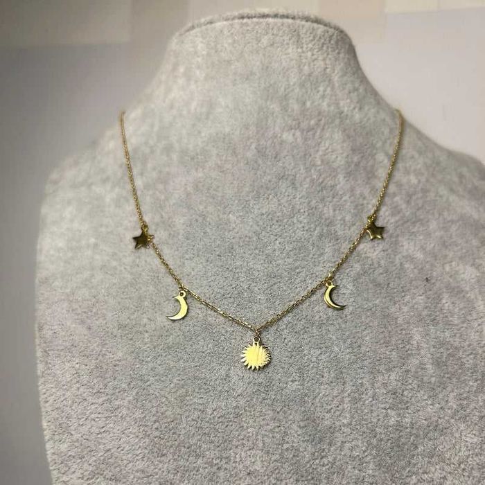 Colier din Aur 14K cu Soare, Lună și Stele – Design Celestial