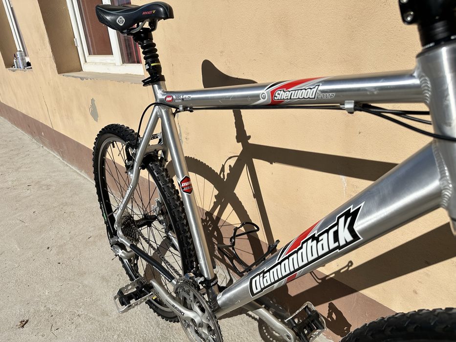 Bicicleta oras DiamnondBack 28 Inch Aluminiu 27 viteze Shimano Deore