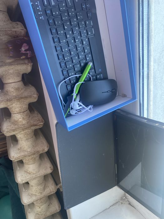 Продам планшет срочно