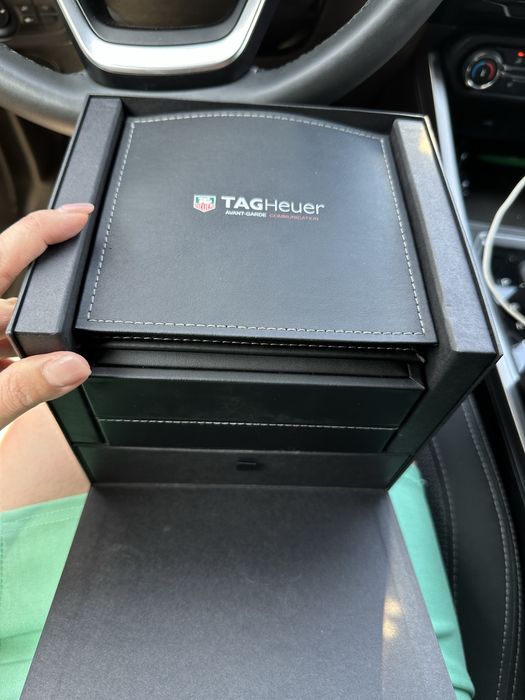 Коробка от телефона Tag Heuer