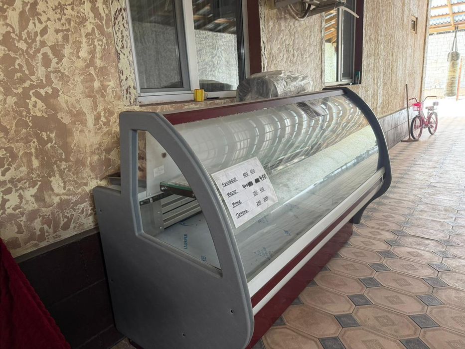 Витриный холодильник