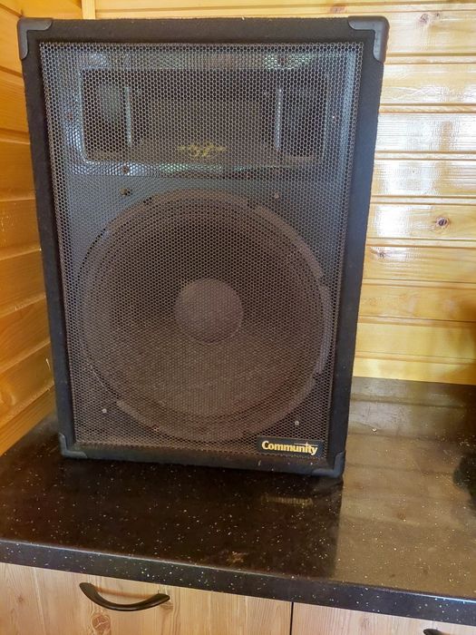 Vind 4 boxe ne ubmlate la ele cu cabluri stație mixer și 2 trepiezi
