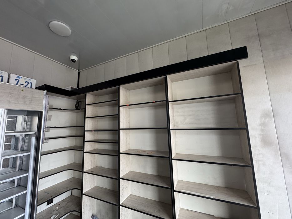 Стеллажлар сотилади холати зур/ продаются  стеллажи из лдсп