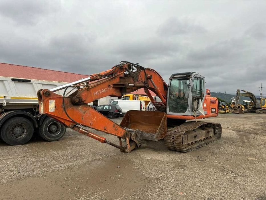 Dezmembrez excavator pe senile Fiat Kobelco New Holland E165