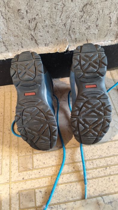 Adidas Taxion  размер 31