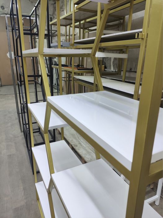 Продам стеллаж новый