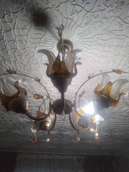 Прадам люстру из пяти ламп