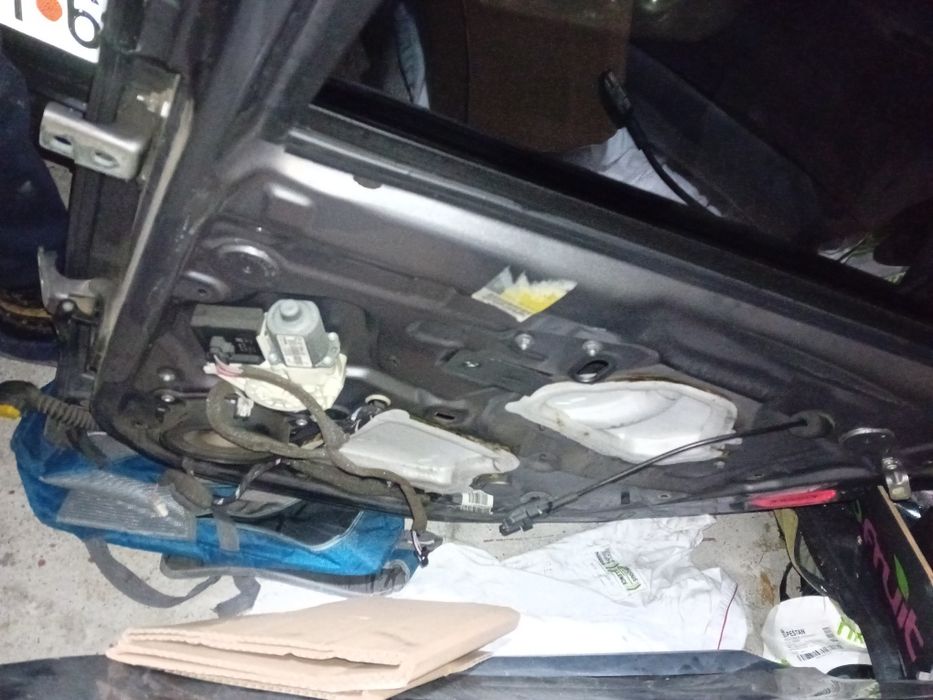 Vand piese Renault Megane 3,Megane 2 si Dacia Logan Mcv ph1