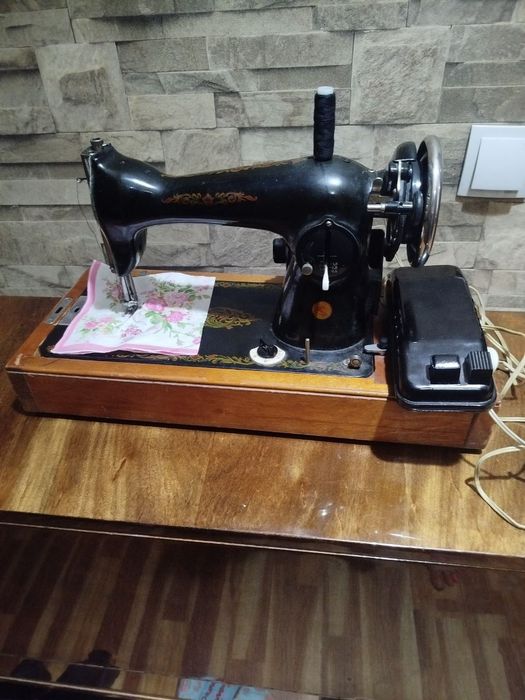 Продаю свои швейные машинки в кол- ве 3-х штук.