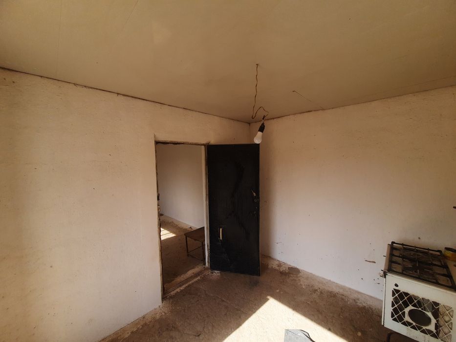 Dacha sotiladi. Forish tumani. Xonbandi shaharchasi. Bodomzor mahalla