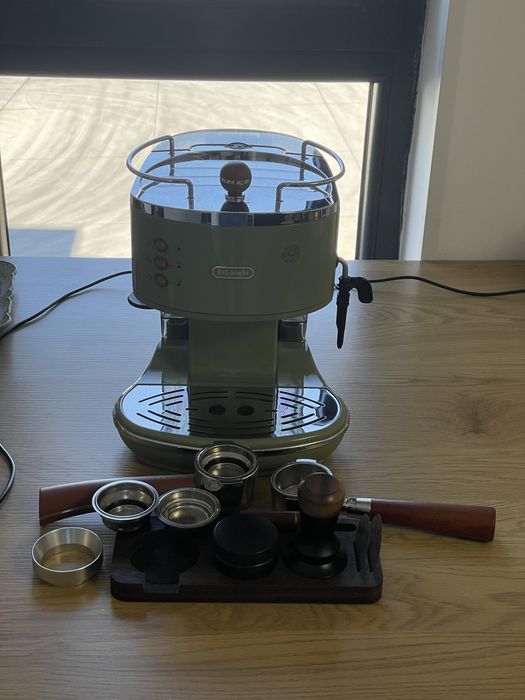 Espressor manual DELONGHI Icona Vintage ECOV 311.GR, 1.4l, 1100W 15 bar sistem Cappuccino verde-negru plus accesorii si portafiltru fara fund