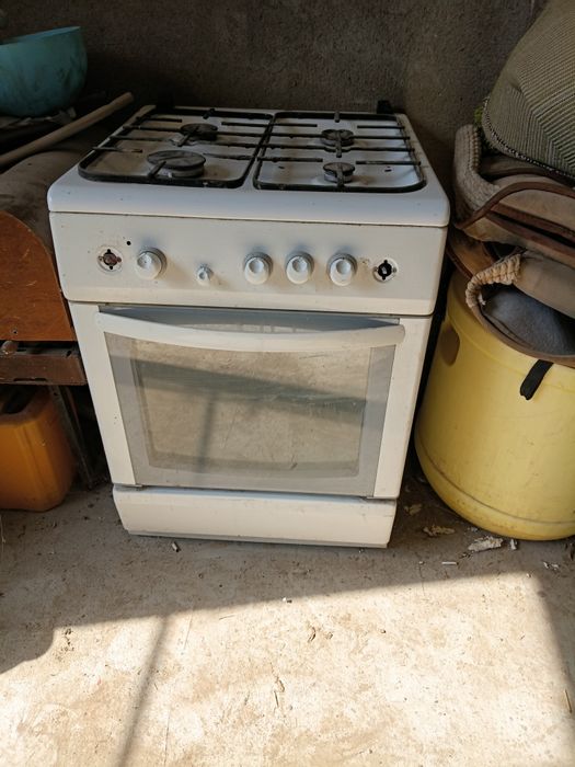 Продам газ.плиту