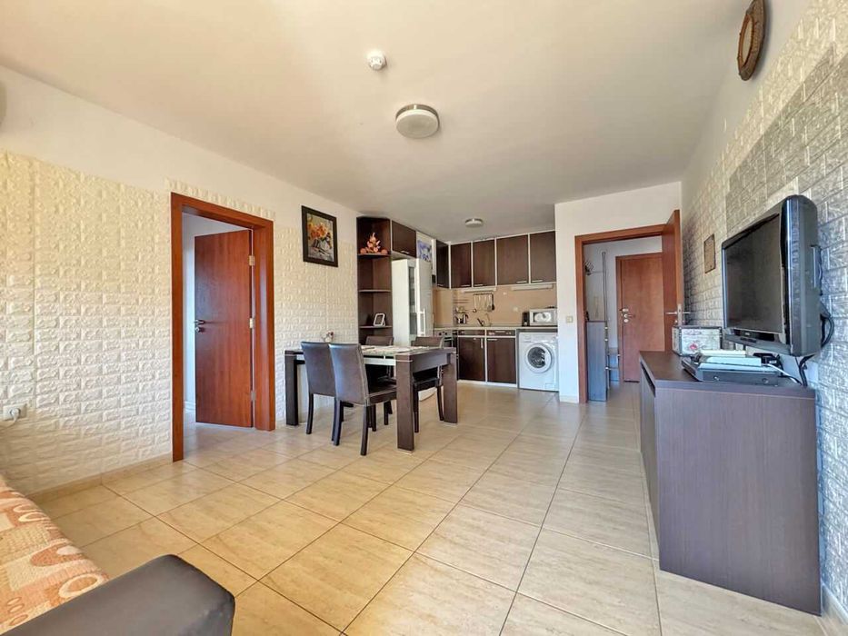 Продава се Тристаен апартамент в Свети Влас - 82 кв.м за 1464 €/кв.м - Снимка #1