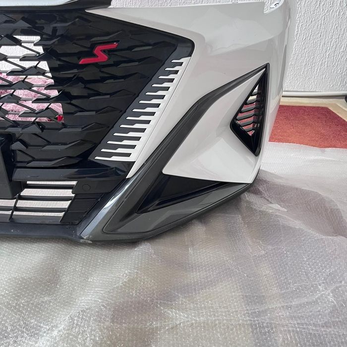 Бампер на авто Changan X5 Plus.