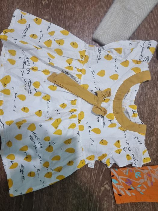 Цена за все Вещи для девочек 1 года 
Обув все брендовий 21 размер Отли