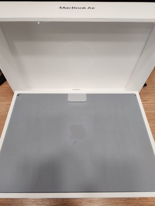 Hope Amanet P11-Macbook Air 13 2025/A3240/M4/ram 16gb/Ssd 512gb/Nou