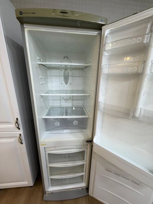 Продам холодильник