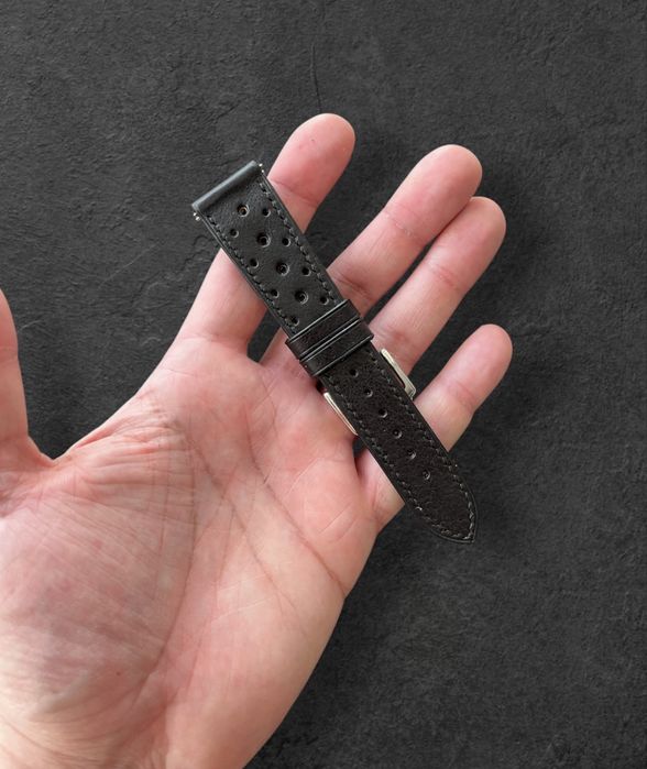 Curea de ceas tip rally racing, lucrată manual din piele Vachetta