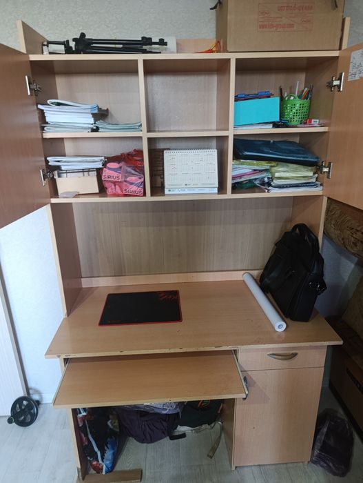 Продается компьютерный стол