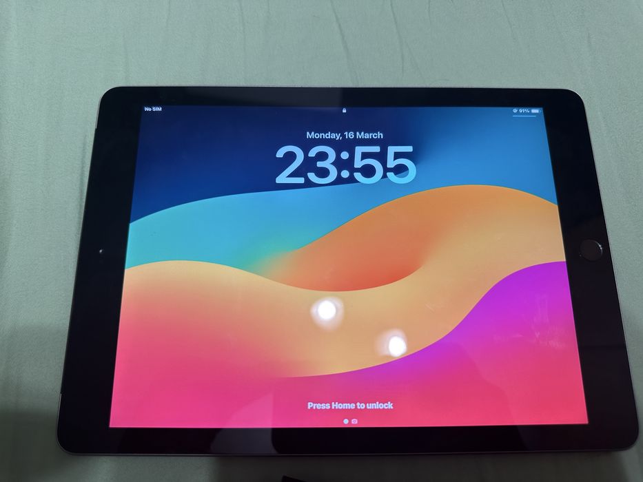 iPad 6th gen 128GB, 9.7 инча, 100% батерия