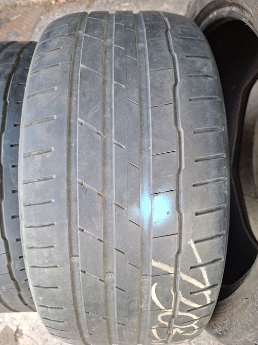 Продам шины. 235/40/19 ханкук.