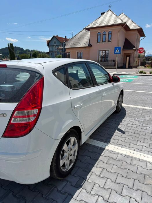 Vând Hyundai i30 2010