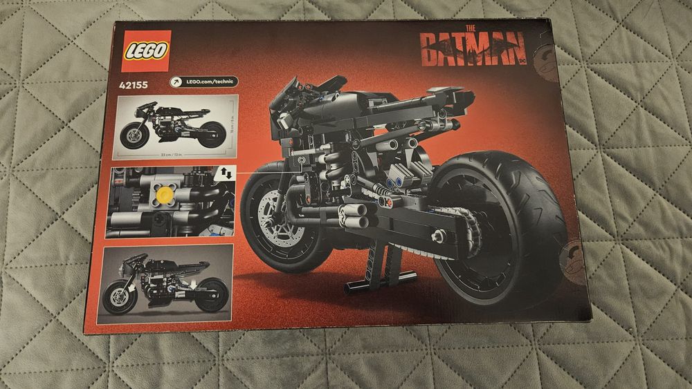 LEGO Technic - BATMAN – BATCYCLE 42155, 641 piese