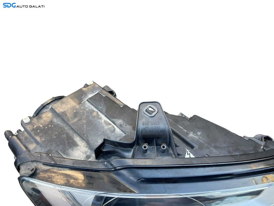 Far Xenon cu Led si Lupa Dreapta cu Defect Audi A3 8V NFL Non Facelift 2012 - 2016 Cod 8V0941006A [K3275]