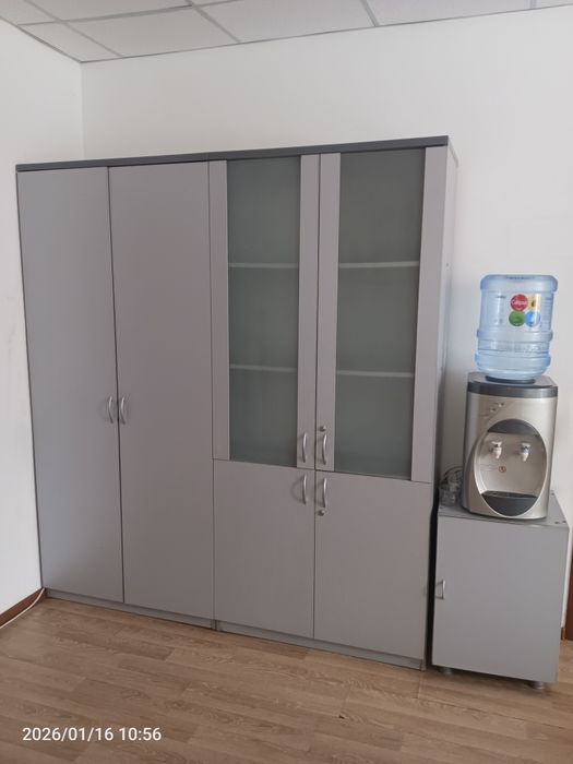 Офисная мебель шкаф, стол, тумба