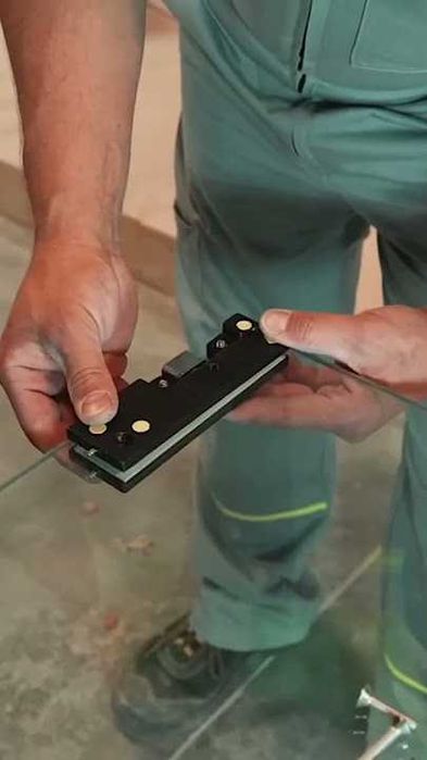 Ремонт душевых кабин из стекла любой сложности. Аккуратно, доступно