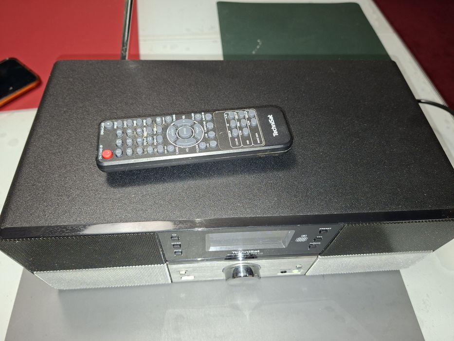 Radio cu CD si ceas TechniSat 360 CD, telecomandă,USB, DAB, BassReflex