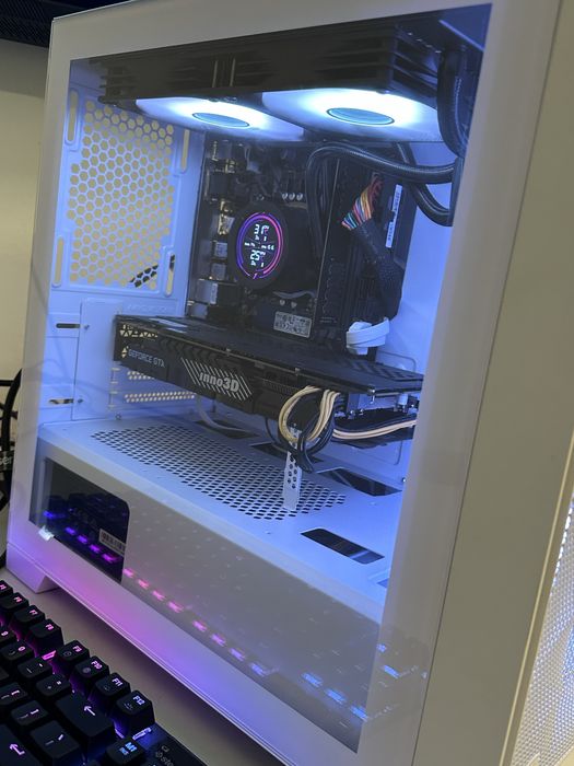 Pc unitate gaming ca nou Intel I7 8700-16Gb ram Nvidia  GTX 1080