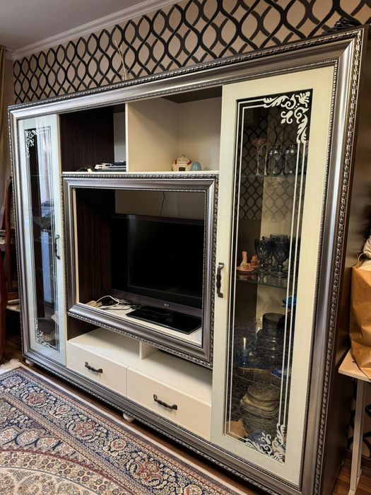 Продам стенку в зал