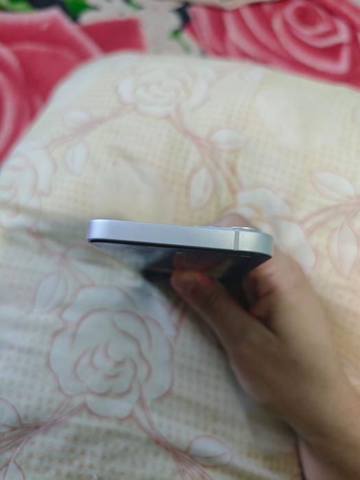 Продам Aplle iphone 13