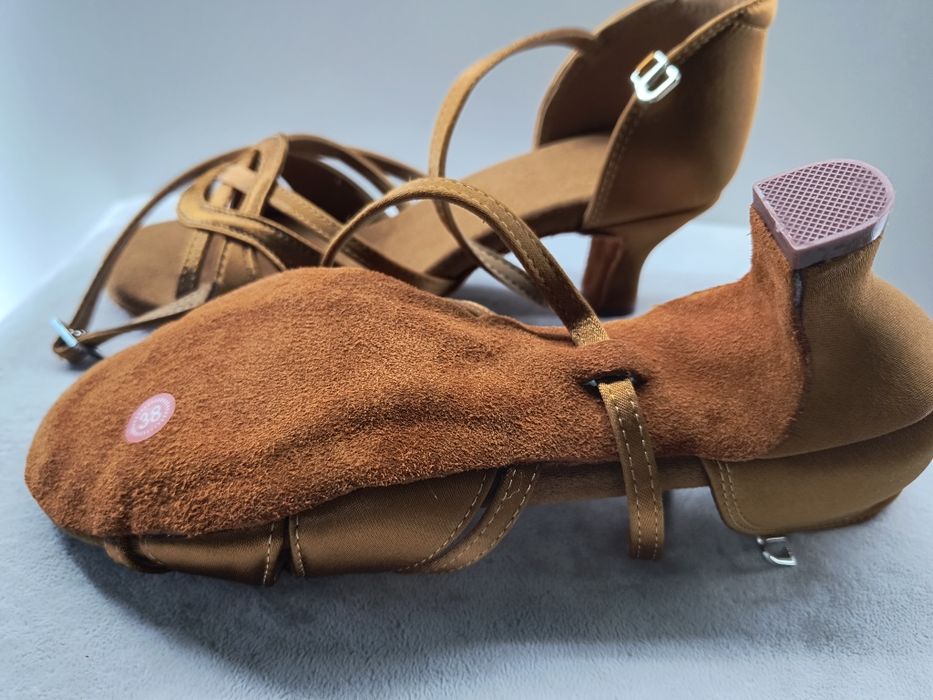 Обувки за латина (латиноамерикански танци), беж, 38 номер, ток 5 см