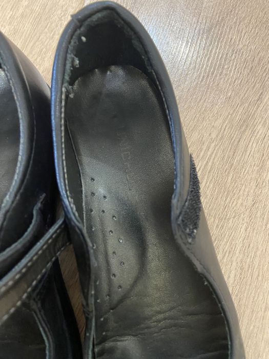 Продам кожаные сандалии